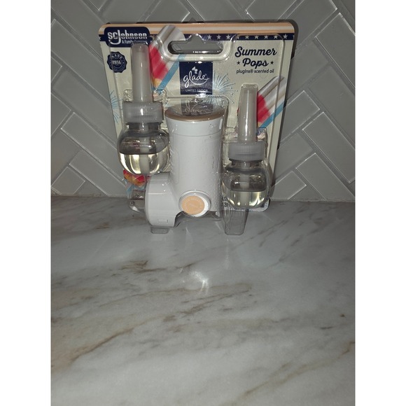 Glade Summer Pops PlugIns Scented Oil Warmer 2 Refills Kit Limited lot of 5 - Picture 1 of 2